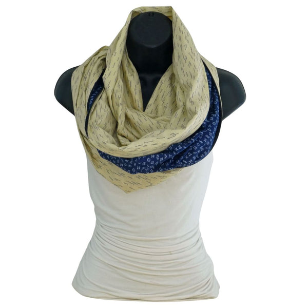 Beige infinity scarf with arrows patterns