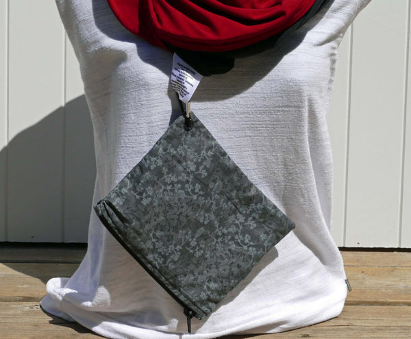 Petite pochette pour foulard multifonction