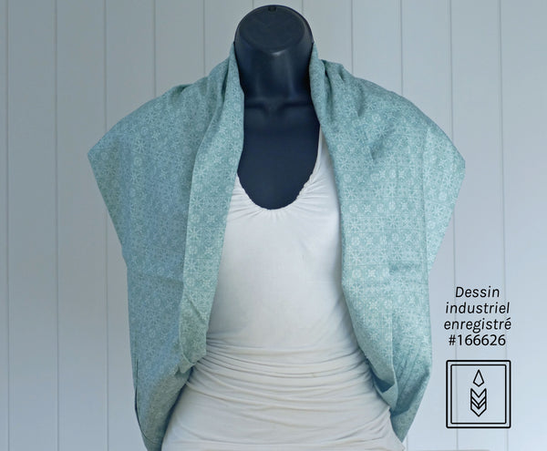 Gray-blue scarf with rosette patterns