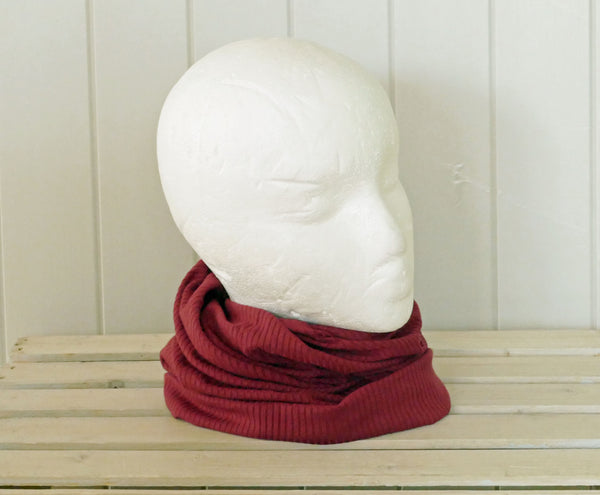 Tuque en bambou rouge framboise côtelé