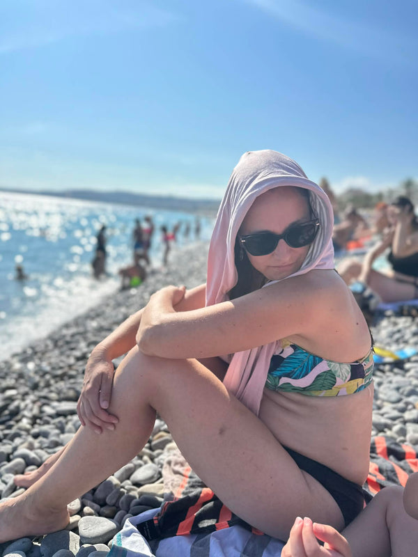 Foulard multifonction 5-en-1 en bambou rose pâle – léger, élégant et parfait pour l’été