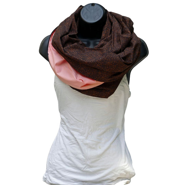 Foulard brun fleuri