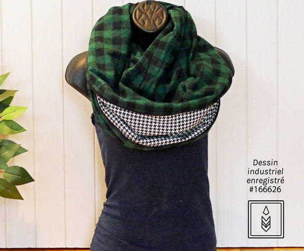 Winter scarf in green and black checkered flannel for men