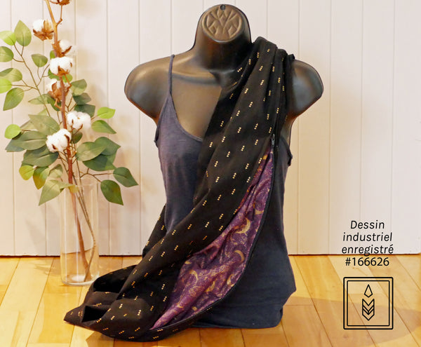 Foulard infini noir aux motifs de flèches dorées