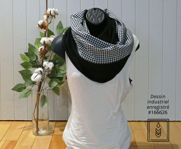 Foulard moitié noir moitié pied de poule