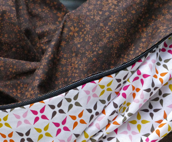 Foulard brun fleuri