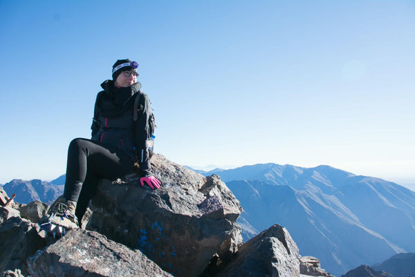 5-in-1 multifunctional orange bamboo scarf – practical, energetic and perfect for moving