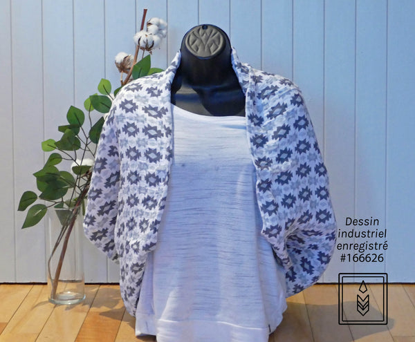 Foulard infini blanc aux motifs de losanges gris