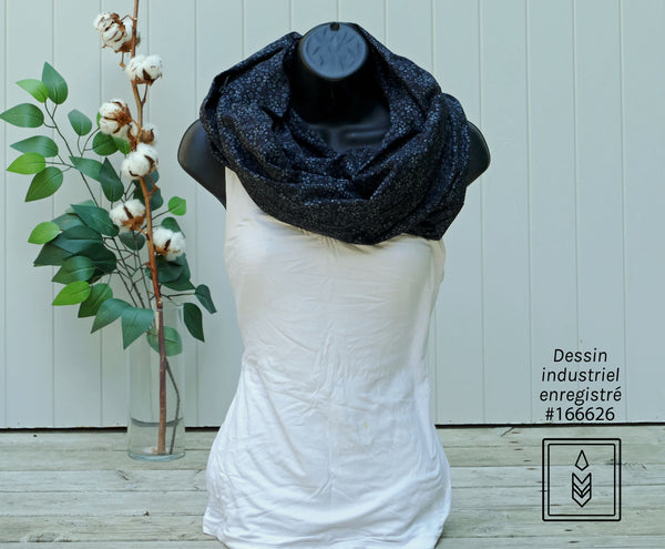 Foulard noir fleuri