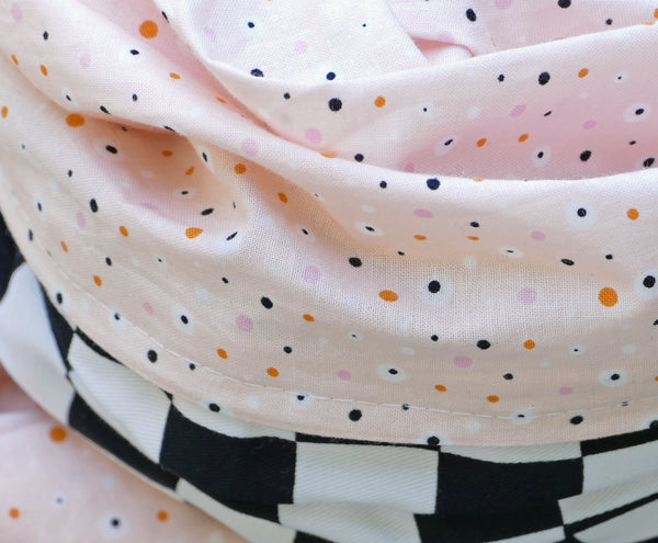 Foulard saumon aux motifs de pois