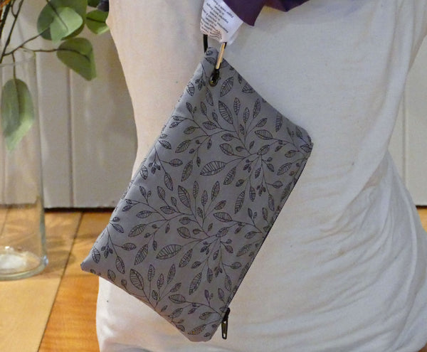Petite pochette pour foulard multifonction