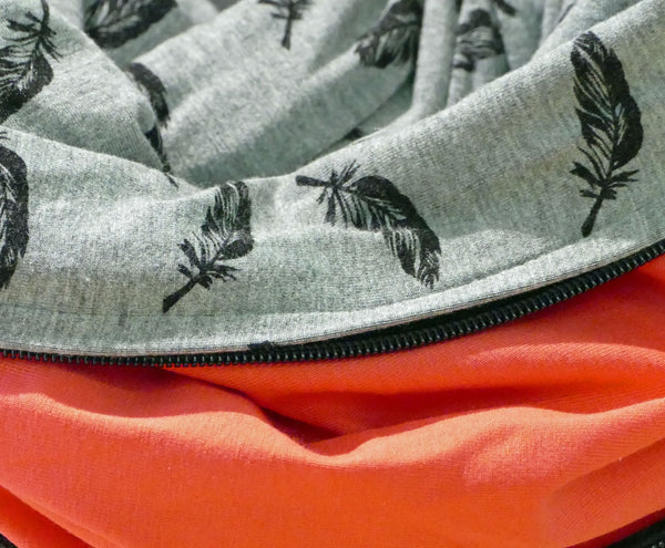 Gray bamboo scarf with feather patterns