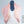 Foulard infini rose aux motifs de feuilles